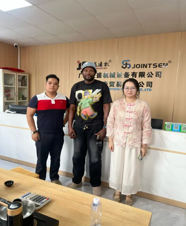 Personal na Bumisita sa China ang mga Customer ng Nigerian, Sinigurado ng JOINTSEN ang Major Tamping Rammer Order